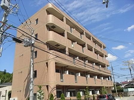 神戸市北区谷上東町の賃貸物件の外観写真