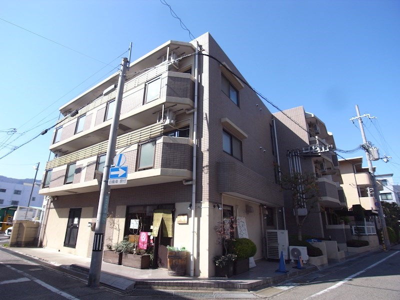 西宮市南越木岩町の賃貸